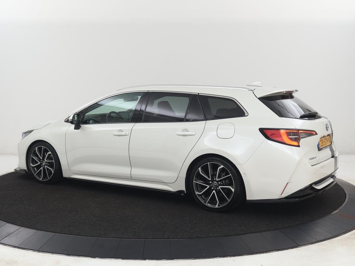 Toyota Corolla 2.0 Hybrid Business Sport Intro | HeadUp | Ca, Auto's, Toyota, 1345 kg, 450 kg, Gebruikt, 4 cilinders