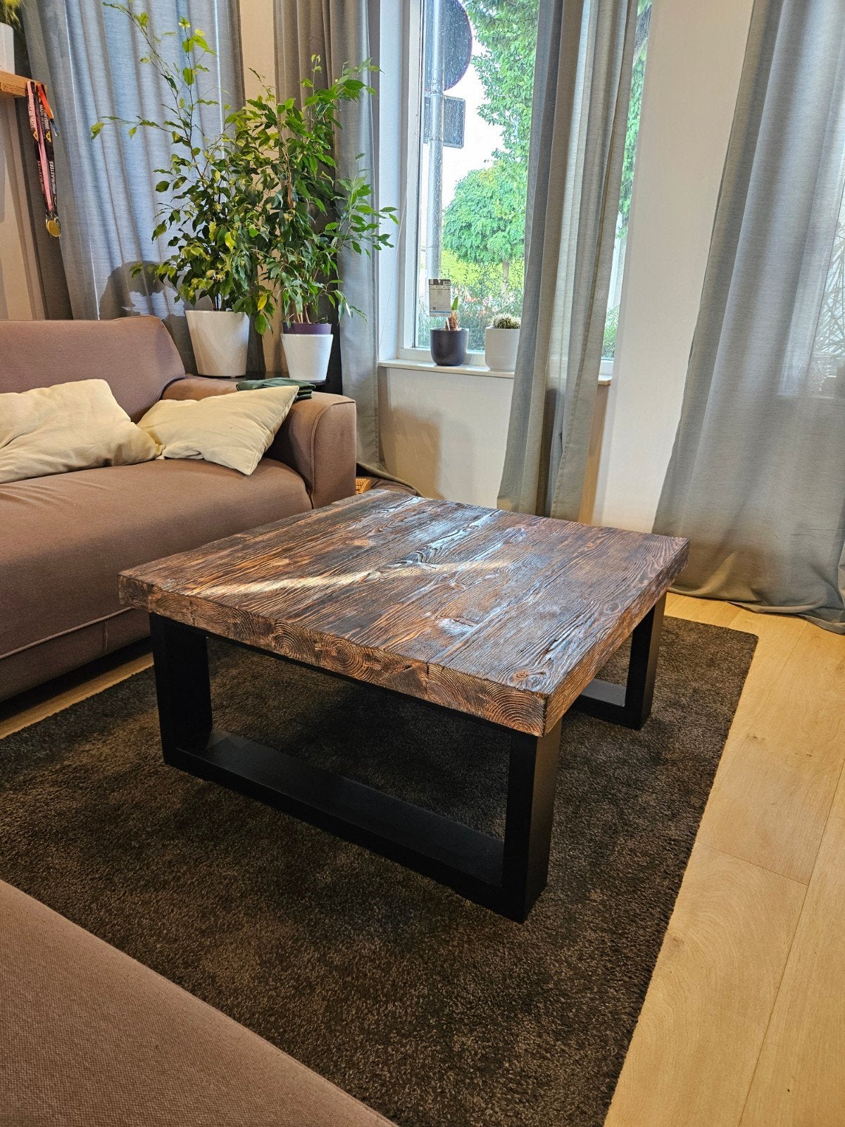 Unieke handgemaakte salontafel van gebrand hout, 50 tot 100 cm, Vierkant, 50 tot 100 cm, Zo goed als nieuw