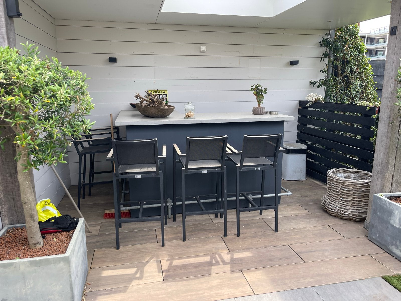 Complete bar met schuifkasten en barkrukken, Huis en Inrichting, Barren, Ophalen, Gebruikt, Inclusief barstoelen