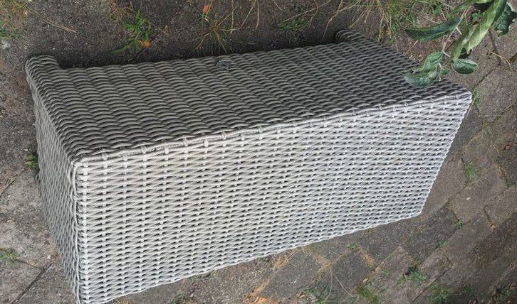 Zo goed als nieuwe rieten tuintafel (100x42x50 cm), Ophalen of Verzenden