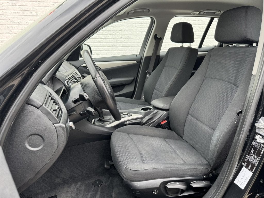 BMW X1 SDrive18i Cruise control Climate control Navigatie St, Achterwielaandrijving, Euro 6, 4 cilinders, 150 pk