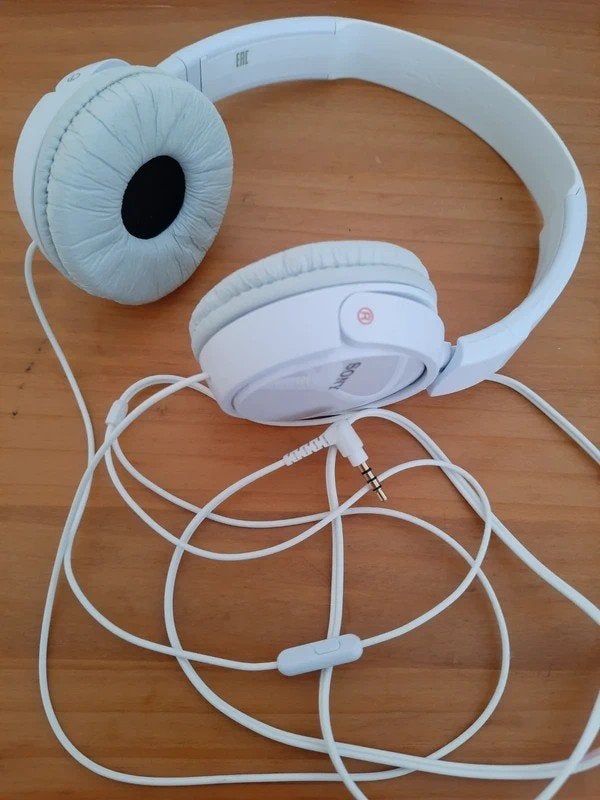 Sony MDR-ZX110A On-ear Koptelefoon Wit - Bedraad, Gebruikt, On-ear, Ophalen of Verzenden, Wit