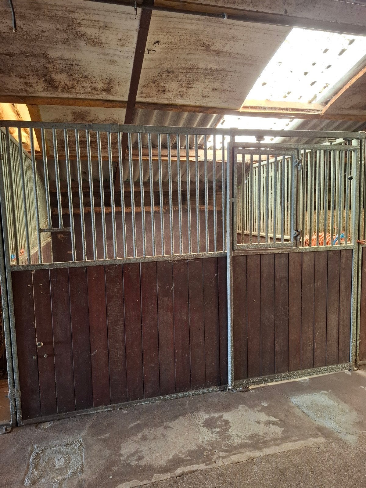 paardenstal- / boxwanden
