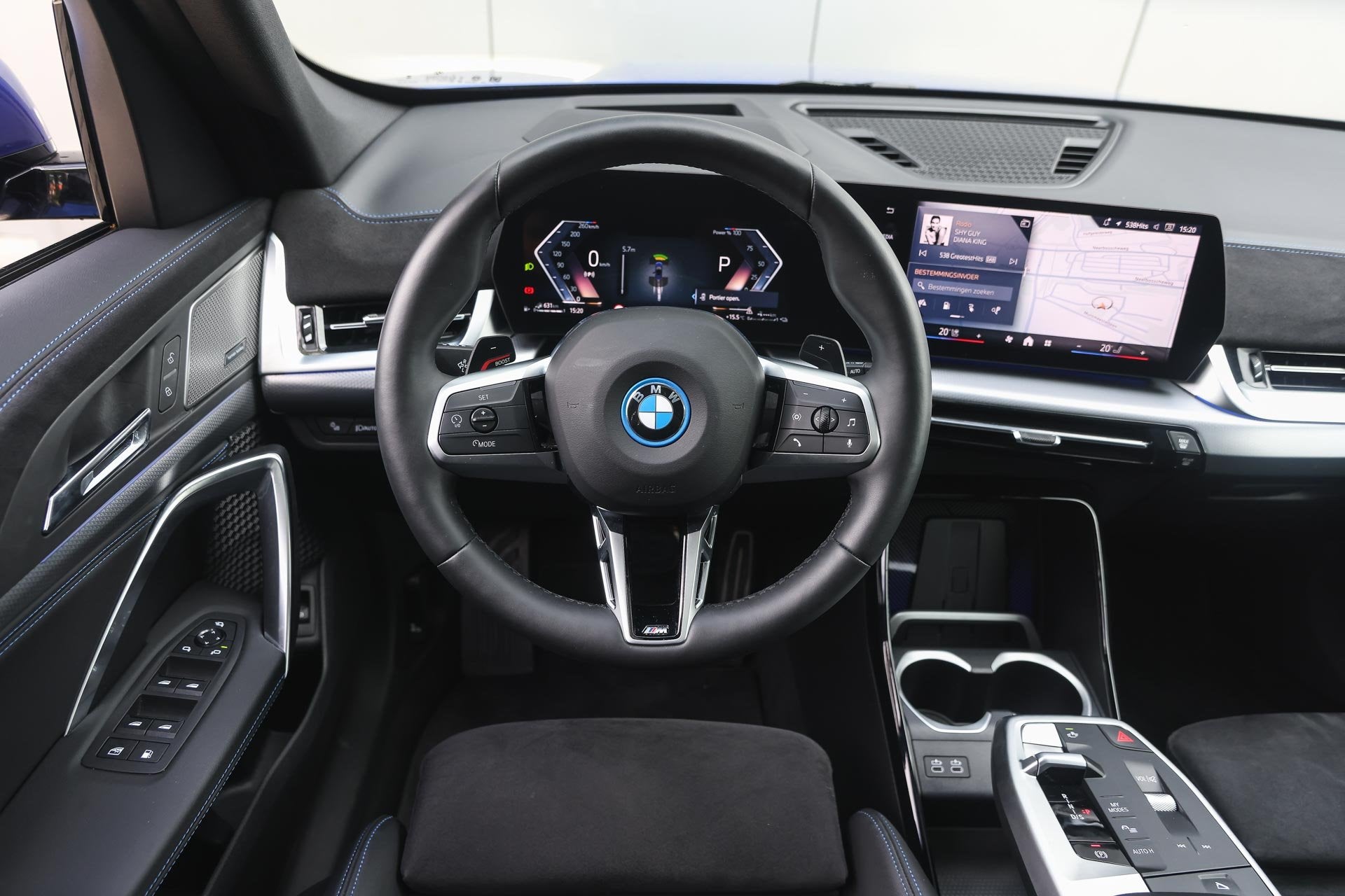 BMW X1 xDrive25e M Sport Automaat / Panoramadak / Trekhaak /, Dealer onderhouden, Gebruikt, Blauw, Bedrijf