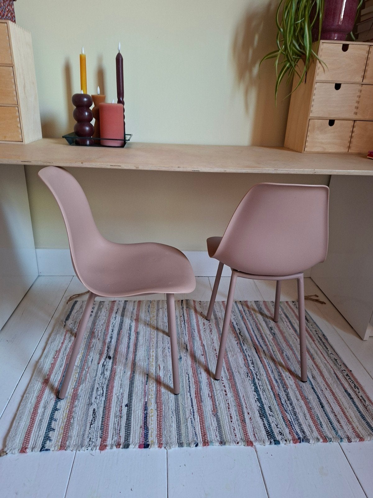 Twee kinderstoeltjes en vloerkleed, Huis en Inrichting, Ophalen, Gebruikt, Twee, Overige kleuren
