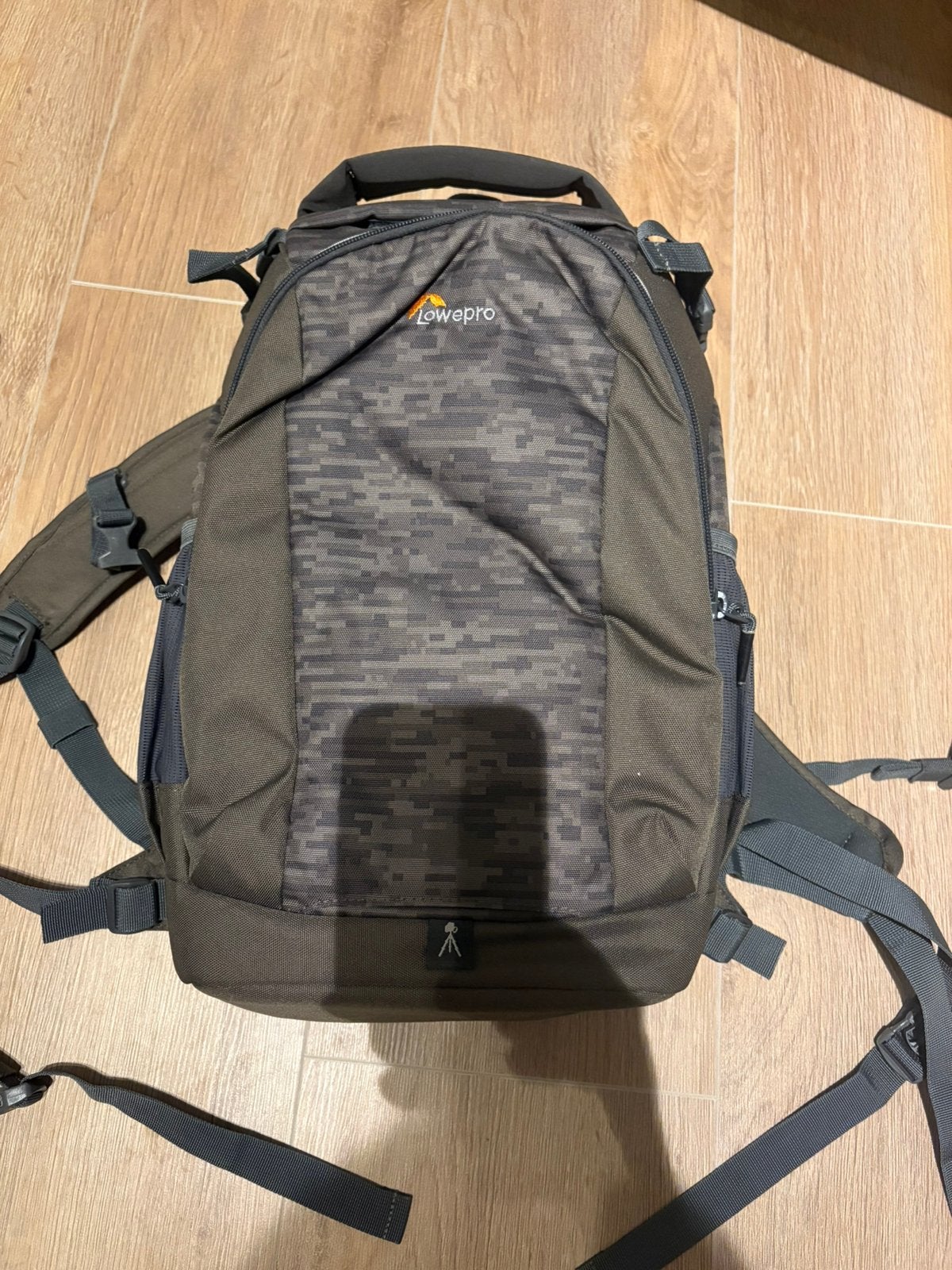 Lowepro 300 AW-2 Fototas in camouflagekleur, Ophalen of Verzenden, Zo goed als nieuw, Rugtas, Lowepro