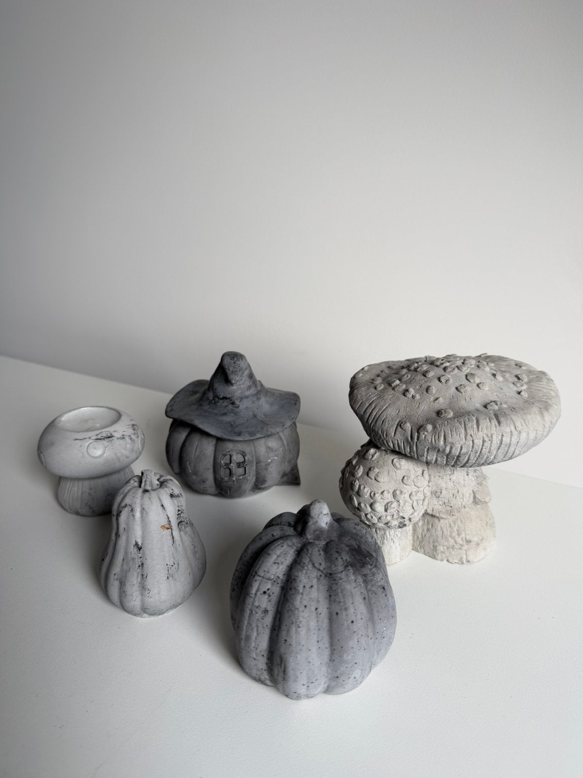 5 decoratie items van steen pompoen paddenstoel, Ophalen, Zo goed als nieuw