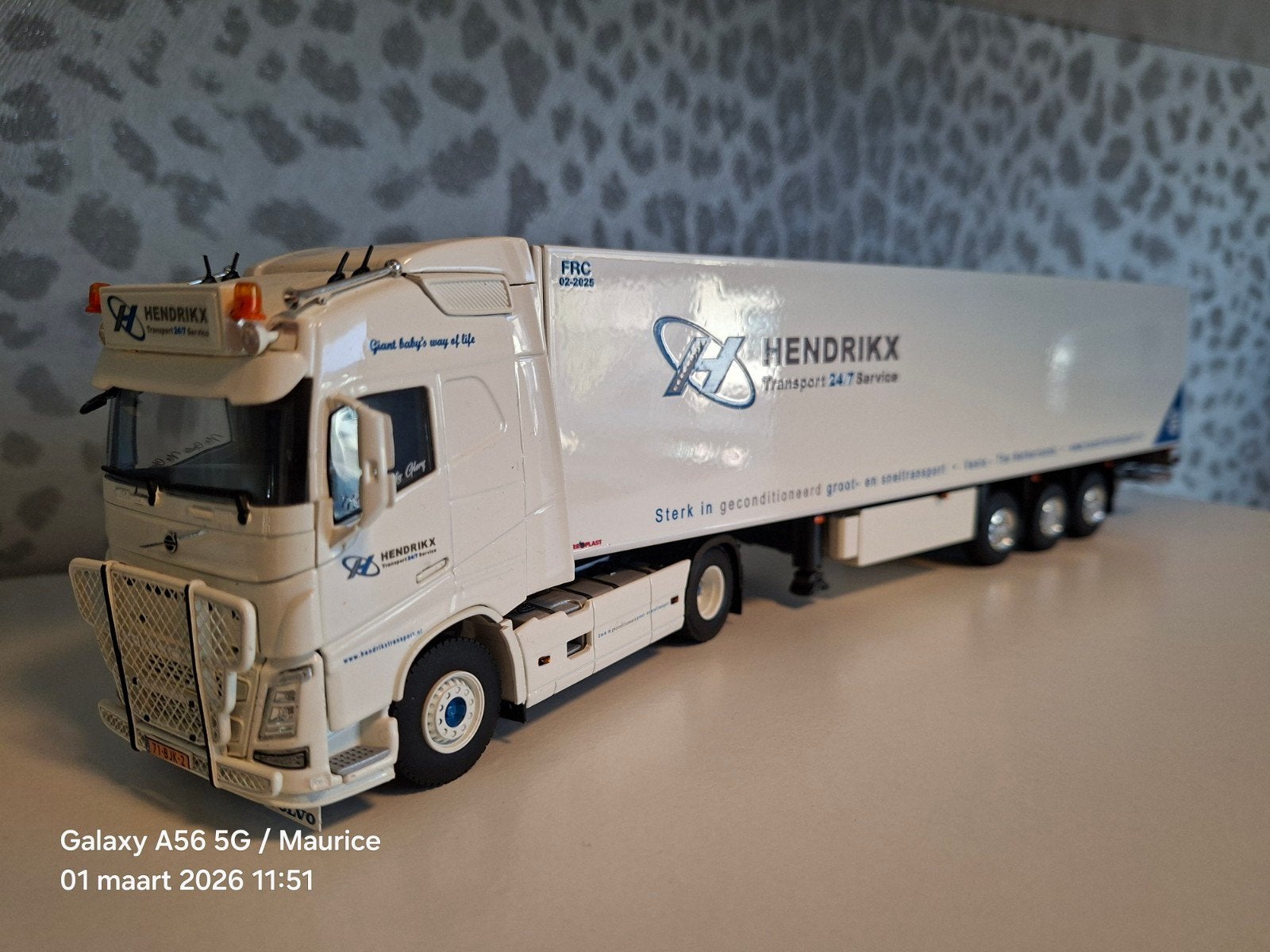 WSI, Volvo FH Combinatie Hendrikx, Ophalen of Verzenden, Zo goed als nieuw, Bus of Vrachtwagen, Wsi