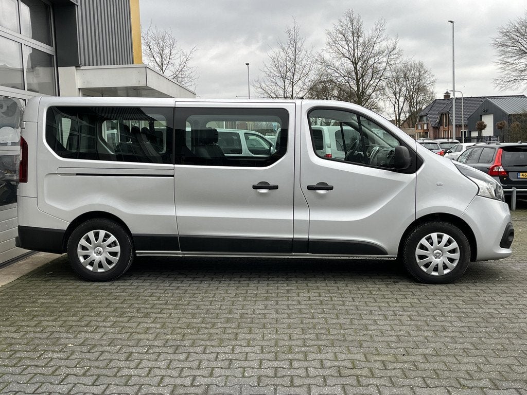 Renault Trafic Passenger 1.6 dCi BTW / BPM vrij Marge 9 pers, Auto's, Renault, Voorwielaandrijving, Stof, Gebruikt, 2000 kg