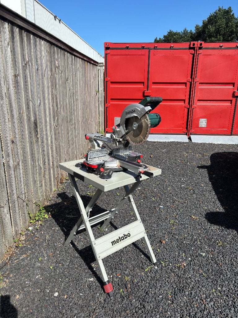 Metabo KGS 254 M Afkortzaag - Krachtig en Nauwkeurig, Ophalen, Gebruikt, Afkortzaag, 30 tot 70 mm