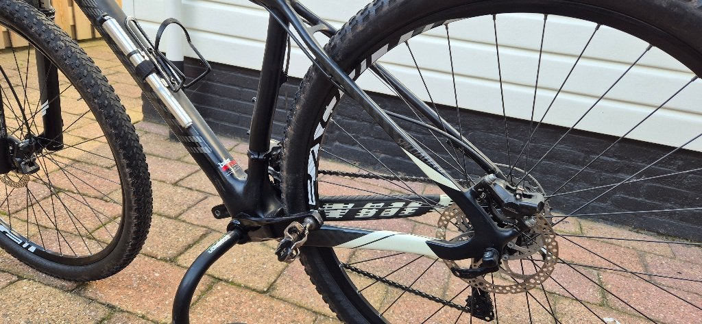 Specialized Stumpjumper Carbon 29er, Gebruikt, Versnellingen, Minder dan 49 cm, Schijfrem
