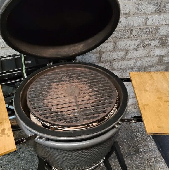 Kamado Grill Guru + accesoirres, Ophalen, Gebruikt, Grill Guru
