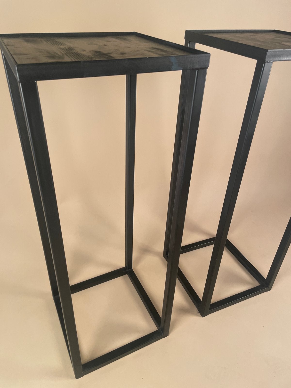2 stalen pilaren met houten blad, Ophalen, Gebruikt