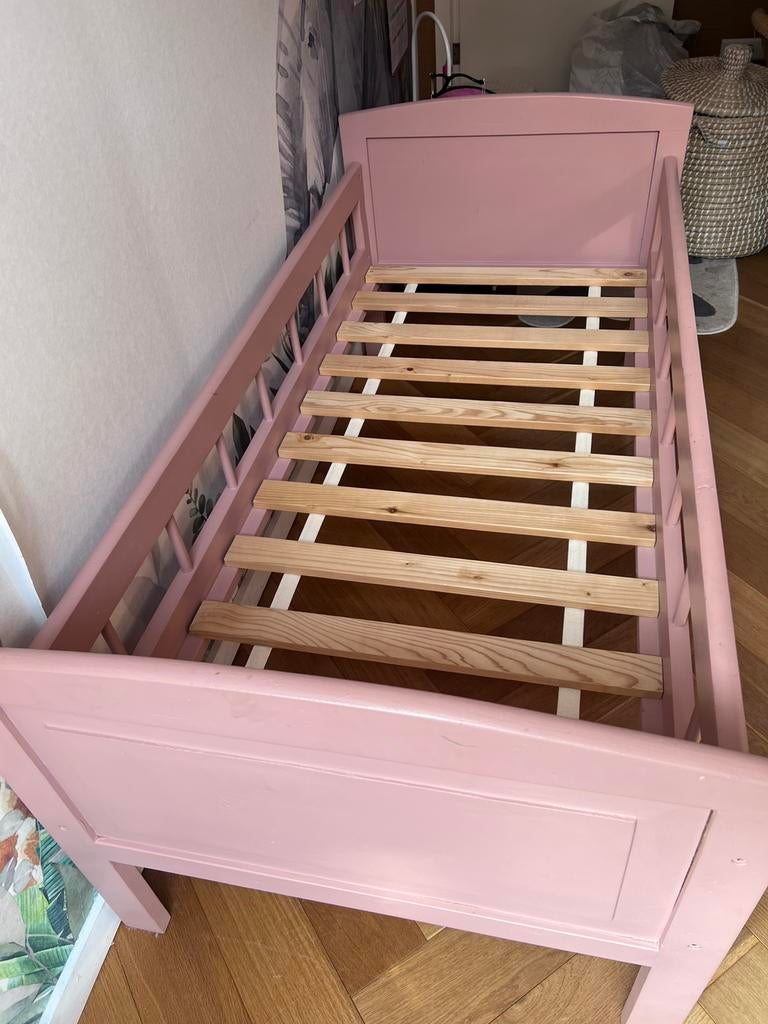 Leuk roze Peuter/kleuterbed, Kinderen en Baby's, Kinderkamer | Bedden, Ophalen, Gebruikt, 140 tot 160 cm, Lattenbodem