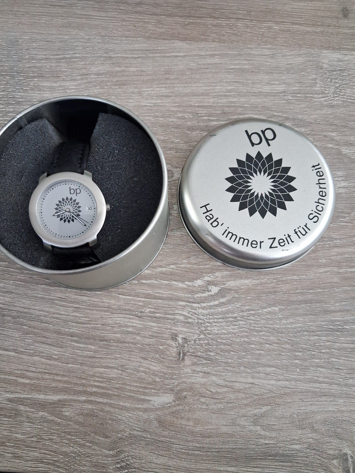 BP Polshorloge met Zwart Leren Bandje in Blikken Doosje, Overige merken, Leer, Staal, Polshorloge