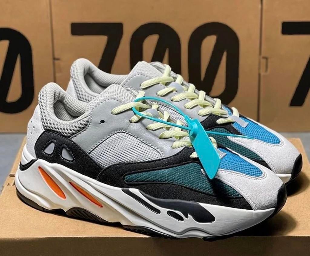 Yeezy 700 v3 sneakers, Ophalen of Verzenden, Nieuw, Overige kleuren, Sneakers of Gympen