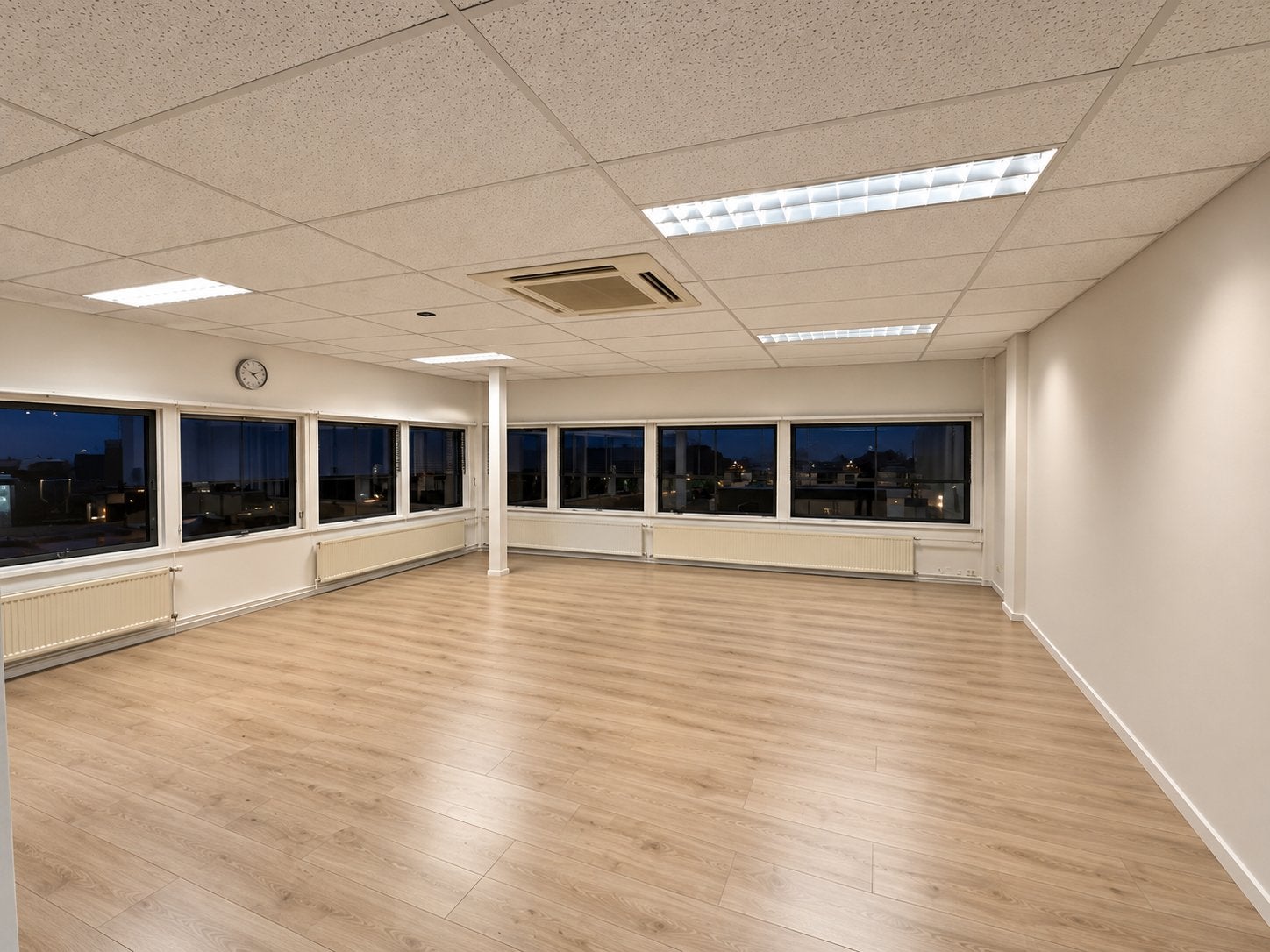 Nette Kantoorruimte Rotterdam-Oost 36m2, Kantoorruimte
