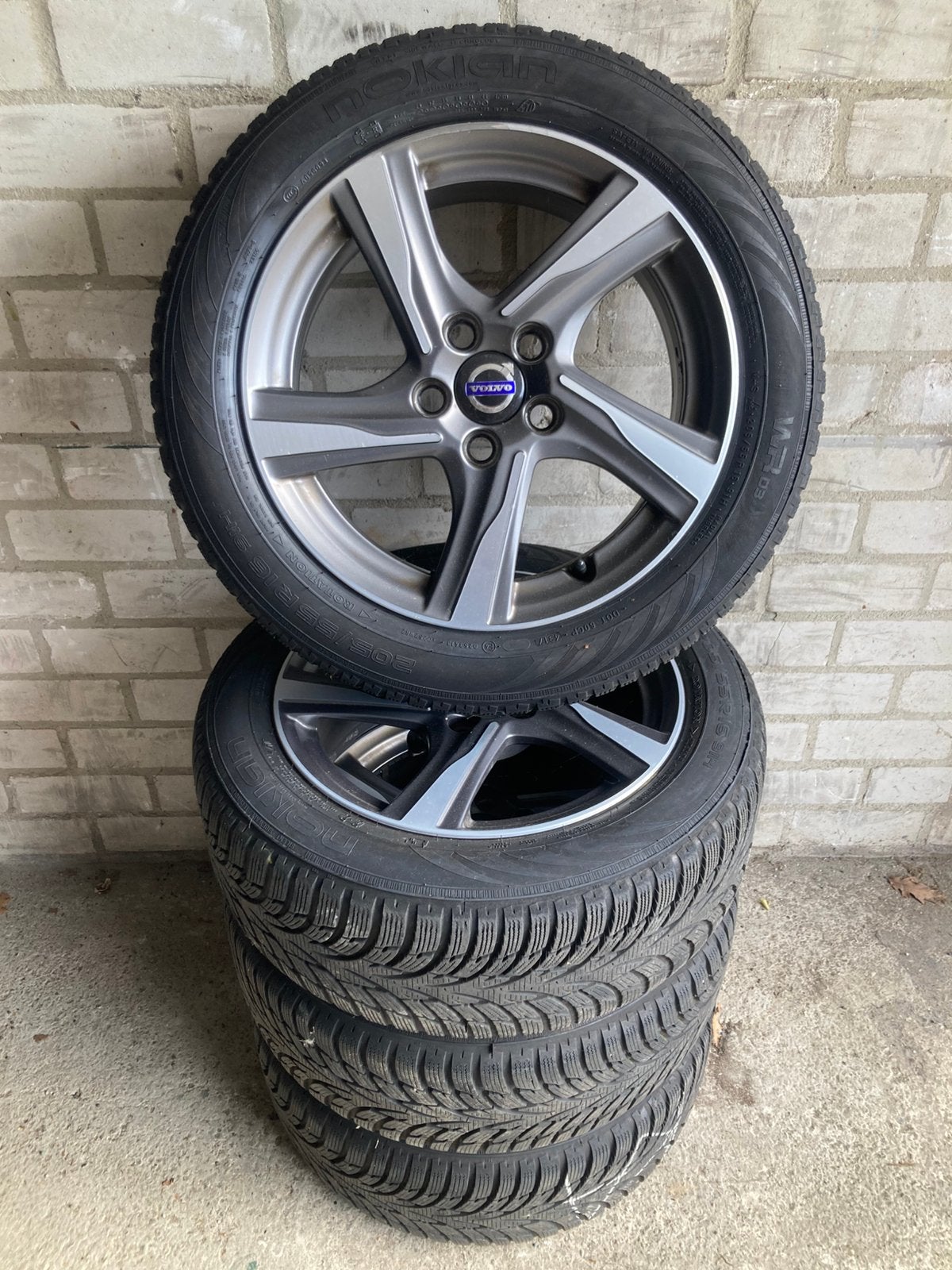 Winterbanden Volvo V40 V50 S40 C70 C30 Ixion R-Design Velgen, Ophalen, Gebruikt, Velg(en), 16 inch