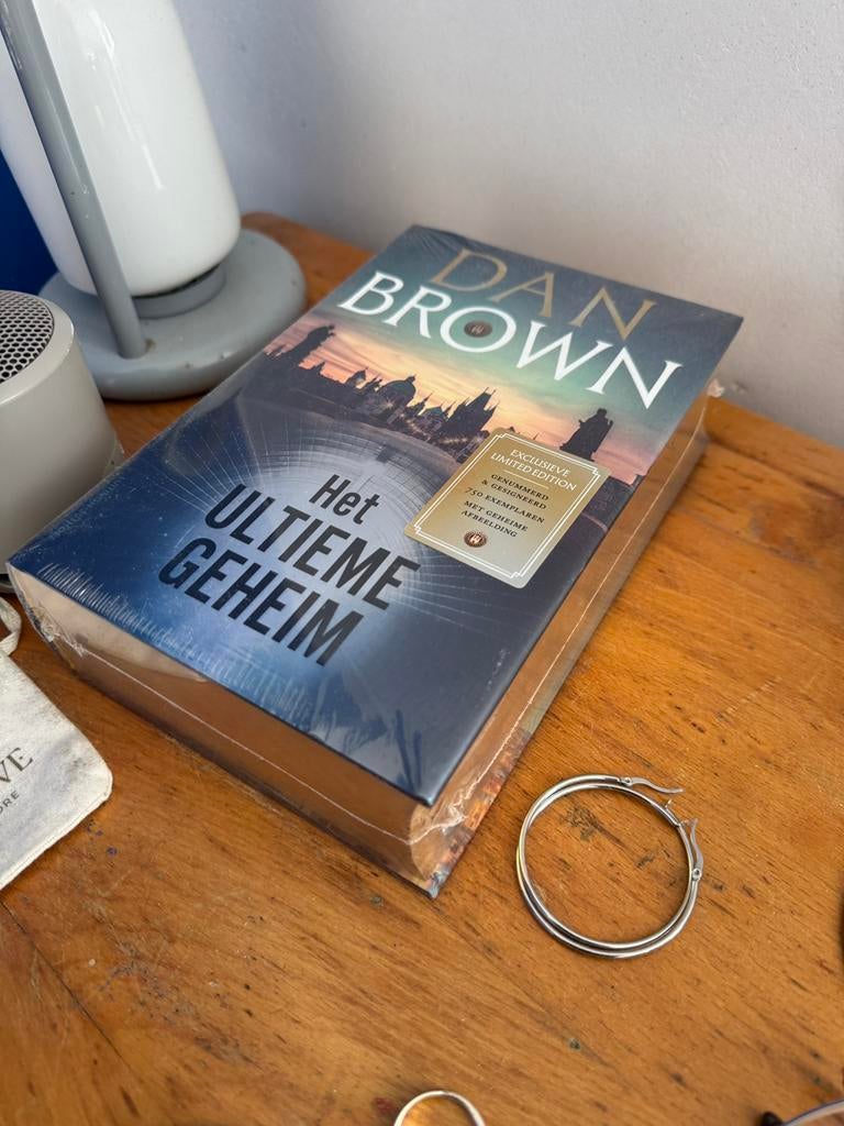 Het ultieme geheim dan brown limited edition, Ophalen of Verzenden, Zo goed als nieuw