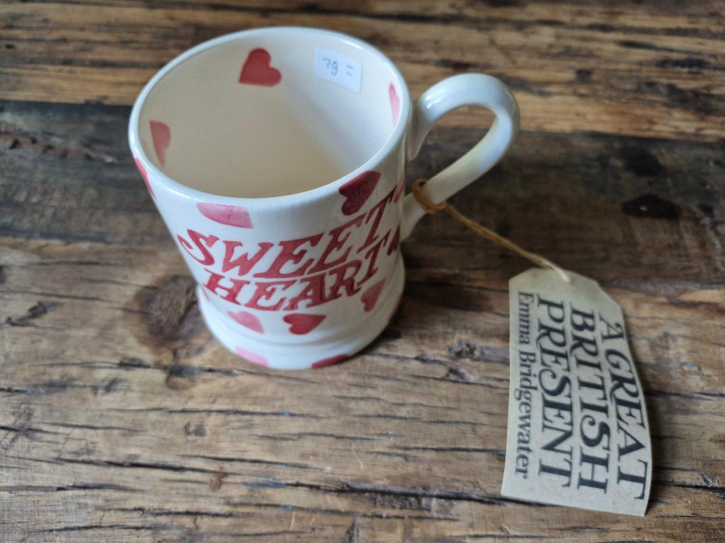 Emma Bridgewater 1/2 pt mug Hearts, Nieuw, Ophalen of Verzenden, Overige stijlen, Kop(pen) en/of Schotel(s)