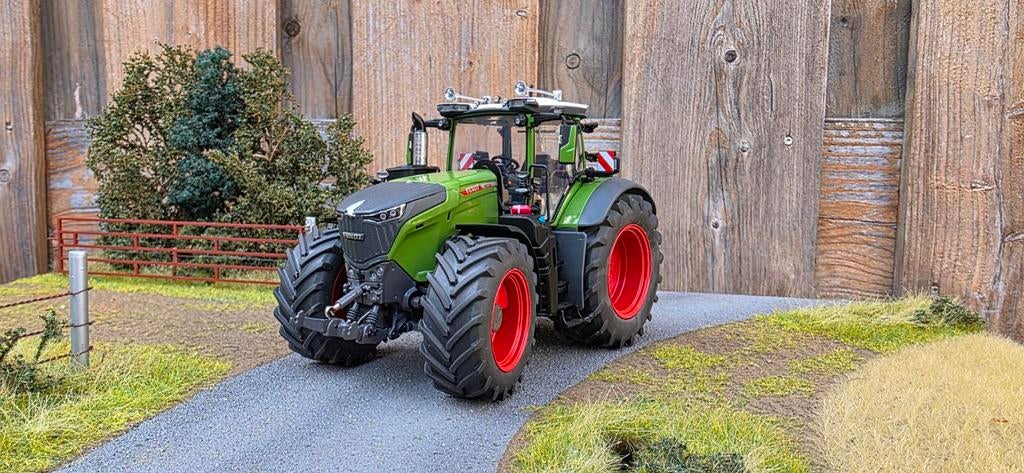 Verbouwde Fendt 1052 Vario 1:32, Ophalen of Verzenden, Nieuw, Tractor of Landbouw, Universal Hobbies