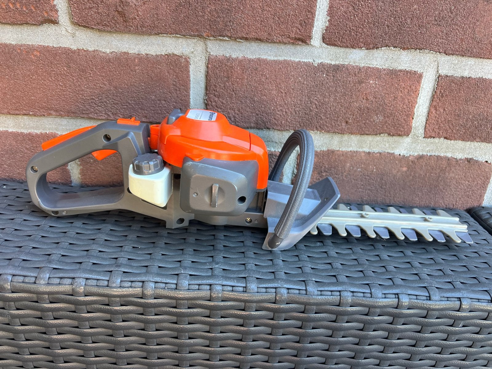 Husqvarna speelgoed heggenschaar voor kinderen, Tuin en Terras, Heggenscharen, Ophalen, Gebruikt, Handmatig