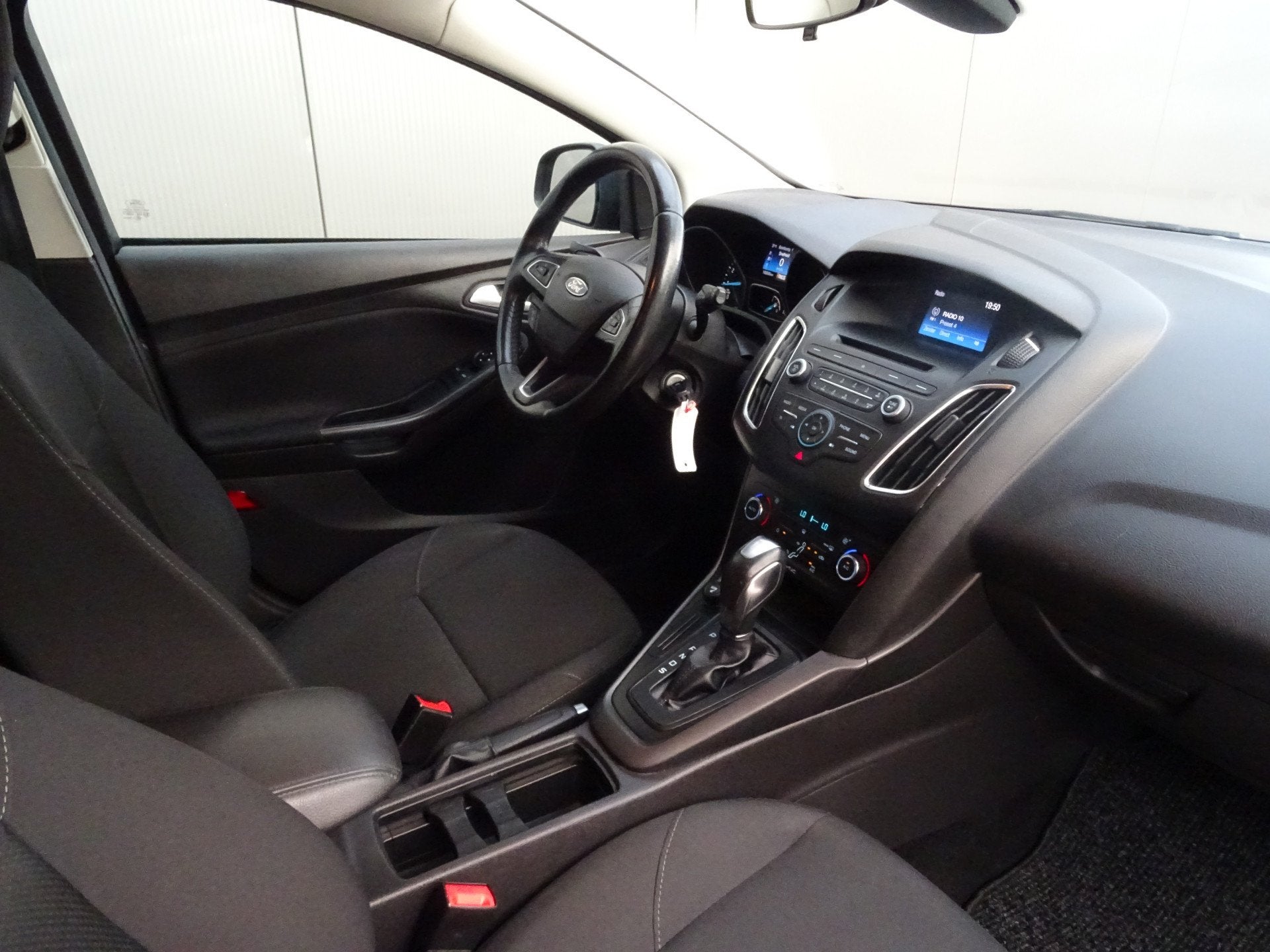 Ford FOCUS Wagon 1.6 TI-VCT Titanium * 126 PK * TREKHAAK !, 1596 cc, Stof, Gebruikt, 4 cilinders
