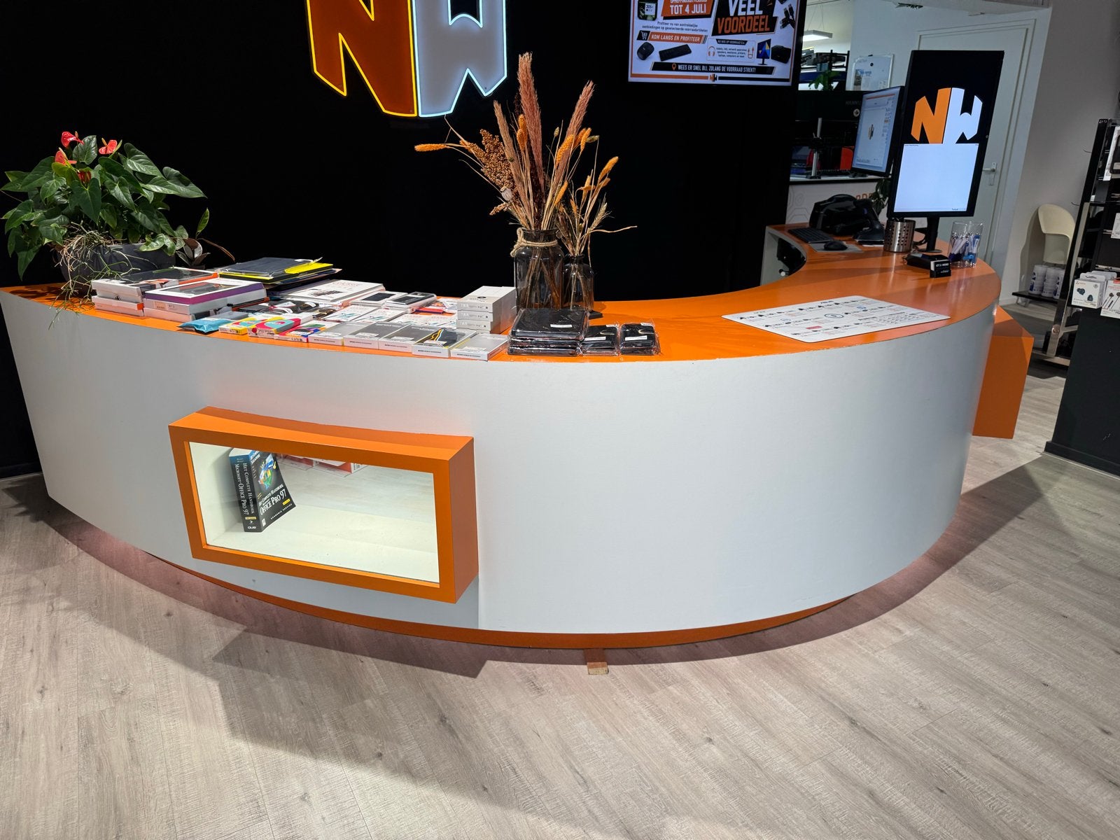 Moderne Receptiebalie met Opbergruimte en Display, Ophalen