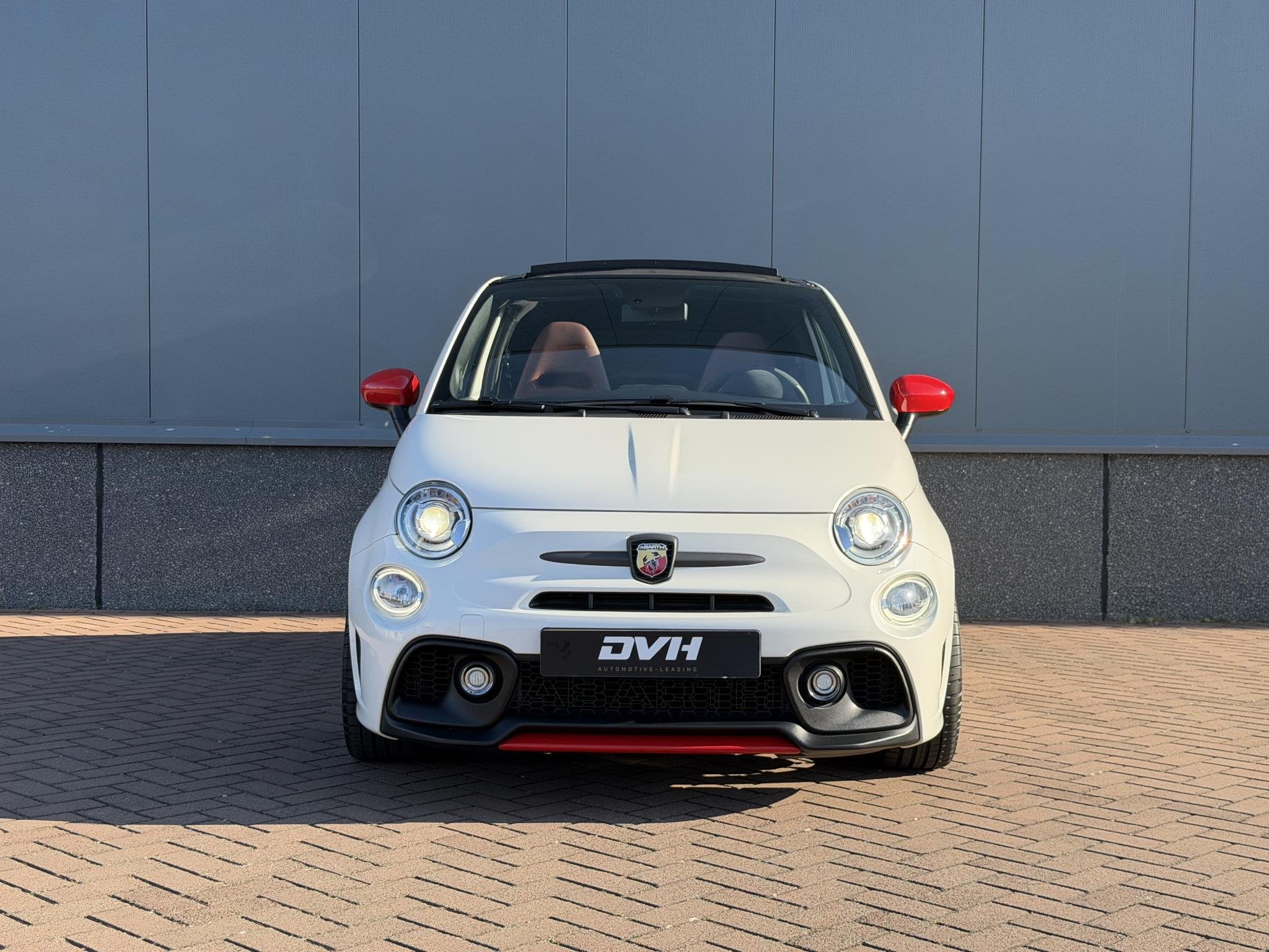 Abarth 595 C 1.4 T-Jet Competizione BEATS | CARBON | BI-XENO, Auto's, Voorwielaandrijving, Dealer onderhouden, Gebruikt, Euro 6