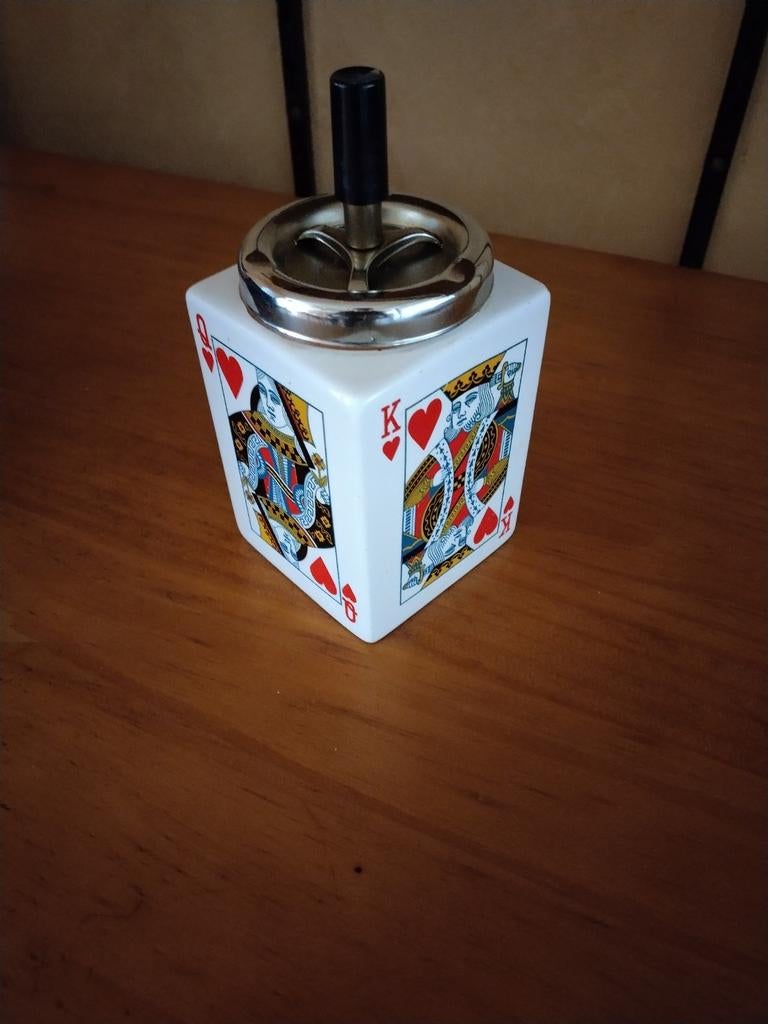 Asbak met speelkaart motief, Ophalen of Verzenden, Asbak