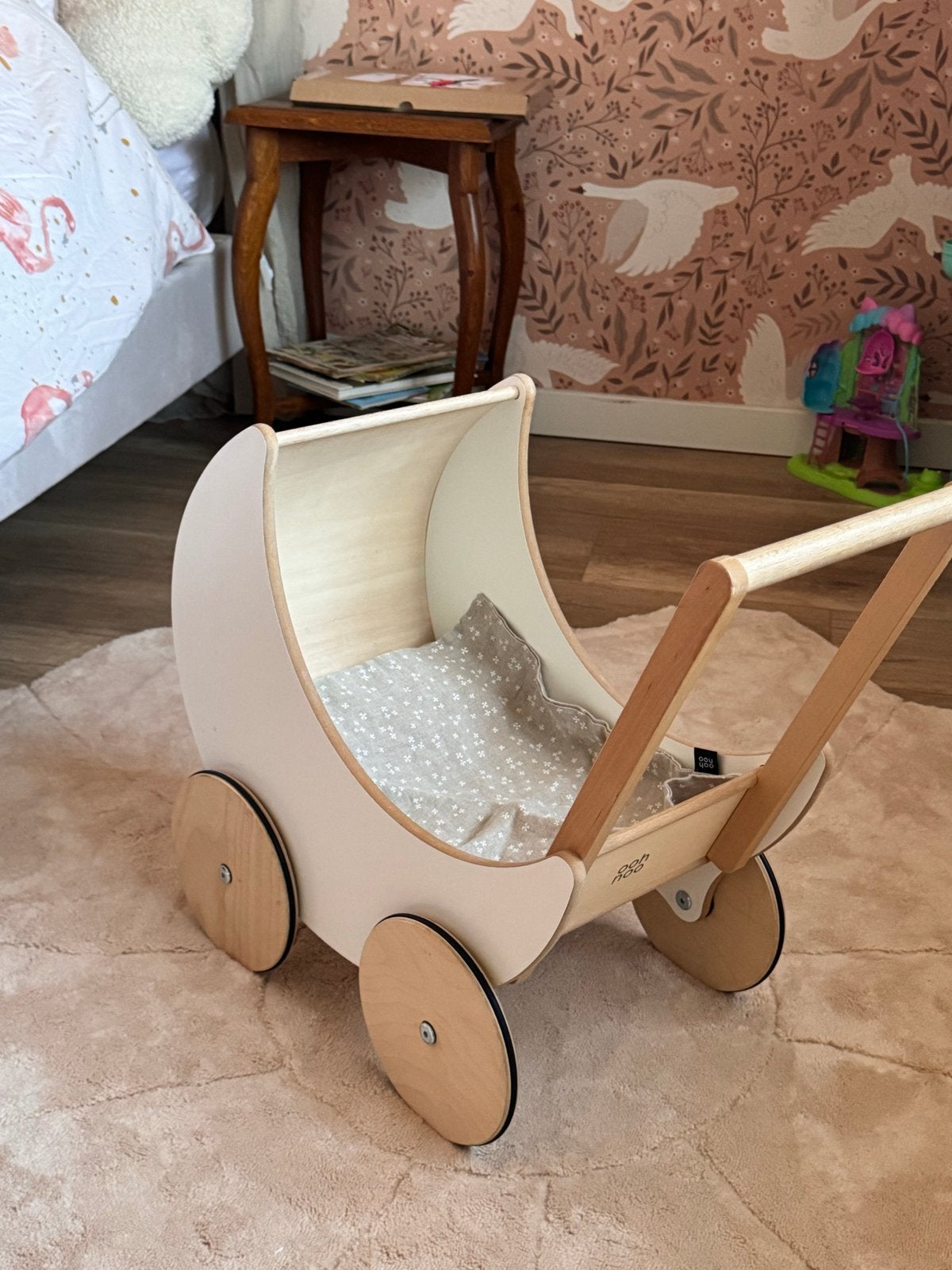 Ooh noo Houten poppenwagen met matrasje en dekentje, Ophalen of Verzenden, Zo goed als nieuw, Overige typen