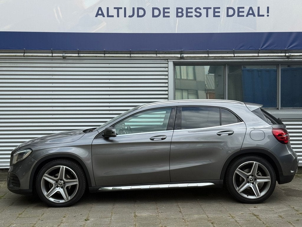 Mercedes-Benz GLA-klasse 180 Business Solution AMG l Facelif, Auto's, Mercedes-Benz, Gebruikt, 4 cilinders, 715 kg, Alcantara