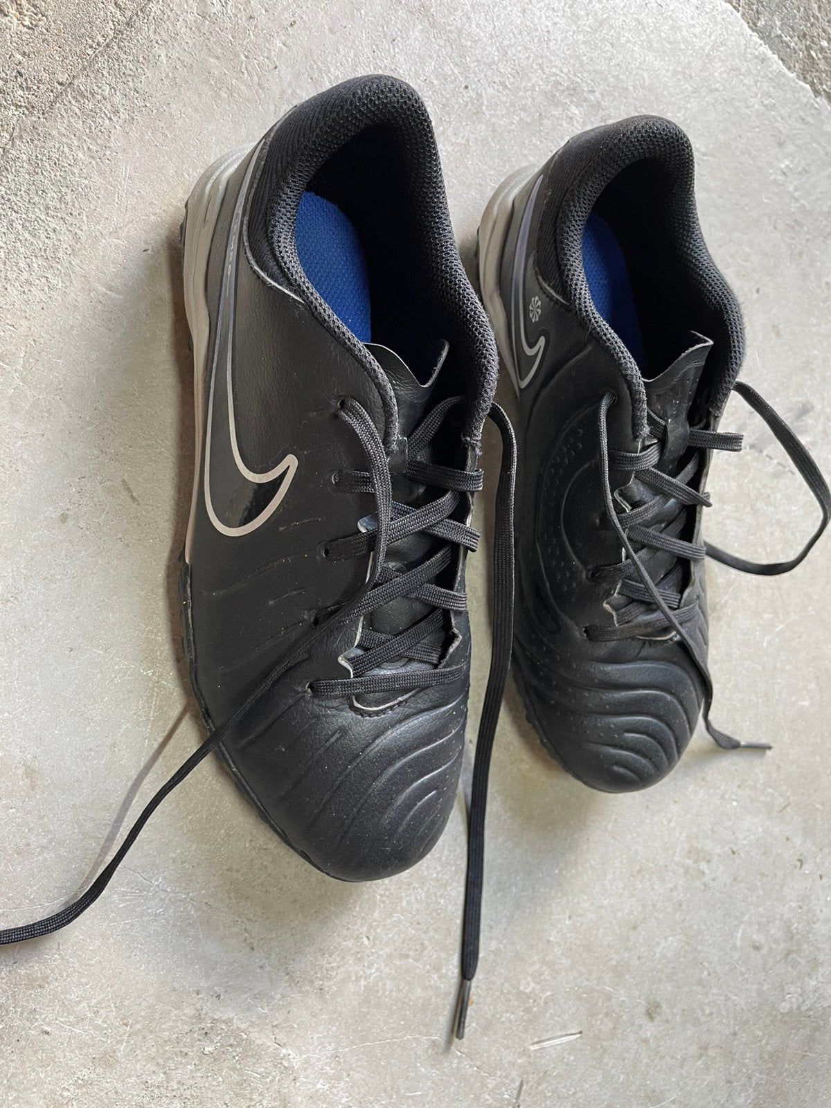 Nike Tiempo Legend 10 maat 36,5, Sport en Fitness, Voetbal, Maat XS of kleiner, Schoenen, Ophalen of Verzenden, Zo goed als nieuw