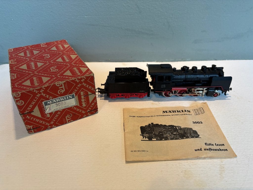 Vitrinestaat Märklin FM 800.2 (3003) stoomloc BR24 van de DB, Wisselstroom, Locomotief, Ophalen of Verzenden, Zo goed als nieuw