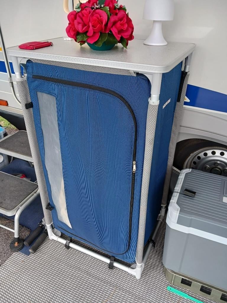 Mooie kampeerkast, Caravans en Kamperen, Ophalen, Zo goed als nieuw, Campingkast