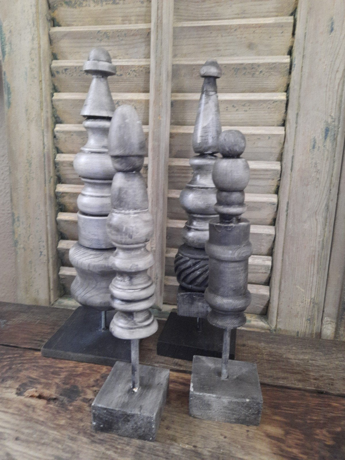 Vier houten pinakels op voet pinakel old Grey grijs stoer, Ophalen, Gebruikt, Hout