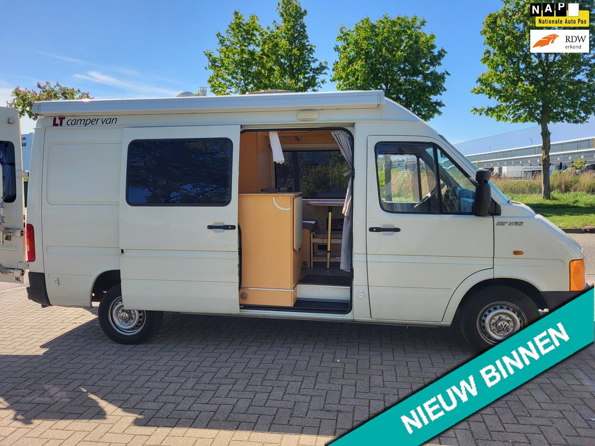 Volkswagen LT 28A TDI Fabriekscamper ZONNEPANELEN OMVORMER, Buscamper of Camperbus, Engelseweg 222s
5705ak  HELMOND, NL, Volkswagen