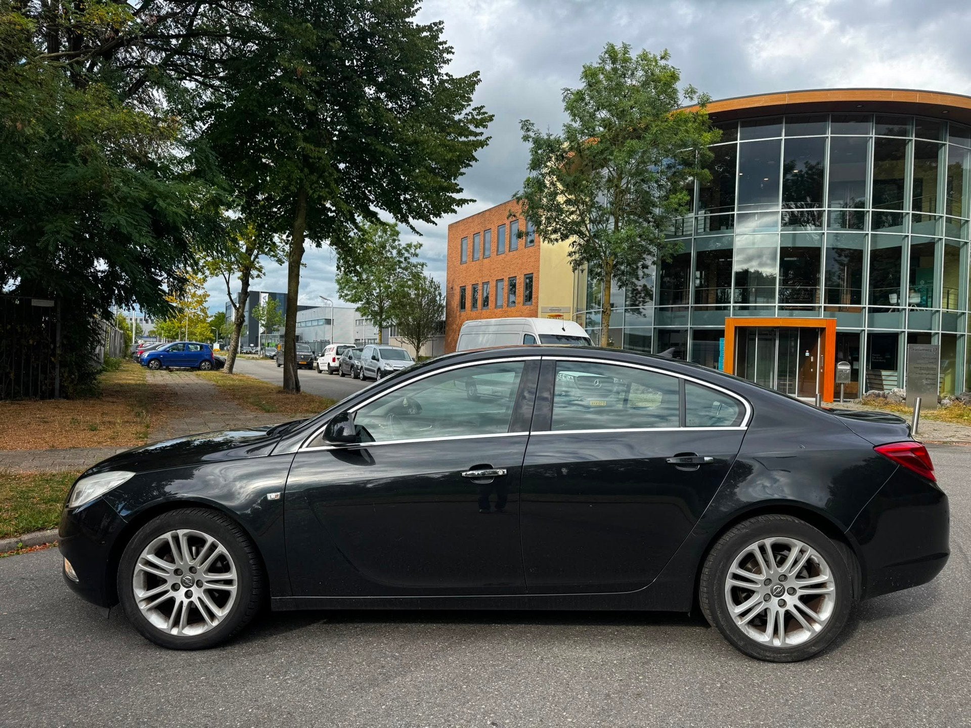 Opel Insignia 1.8 Cosmo, Auto's, Opel, Euro 5, Gebruikt, 4 cilinders, Zwart