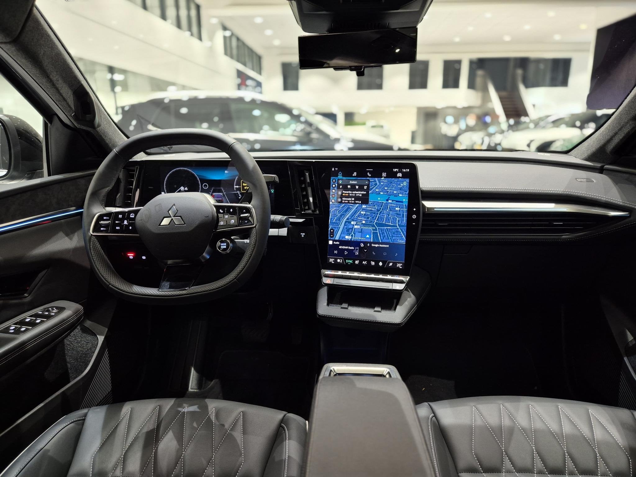 Mitsubishi Eclipse Cross Instyle 87 kWh | Warmtepomp | Harma, Auto's, Verwarmde buitenspiegels, 1801 kg, SUV of Terreinwagen, Zilver of Grijs