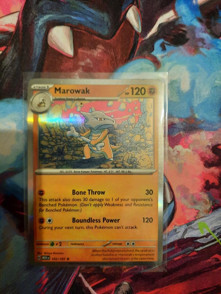 Marowak Pokémon Kaart - Holo - 105/165, Ophalen of Verzenden, Zo goed als nieuw, Losse kaart, Foil