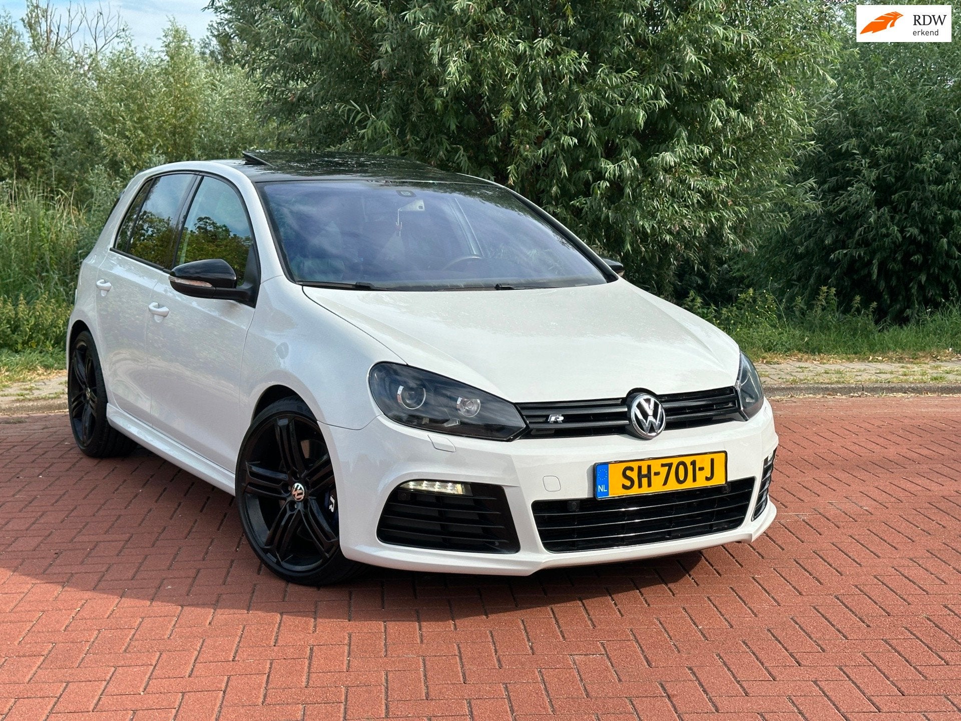 Volkswagen Golf 2.0 R 4-Motion DSG/Pano/stage 2 tuning, Zwart, 4 cilinders, 1984 cc, Wit