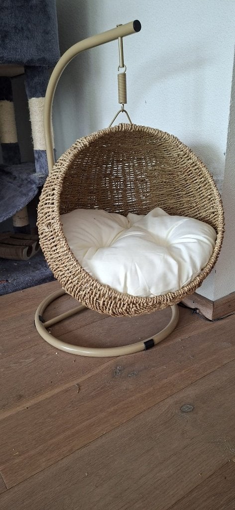 Hangende kattenmand / kattenstoel – rotan met standaard, Dieren en Toebehoren, Kattenmanden, Ophalen, Zo goed als nieuw, Riet