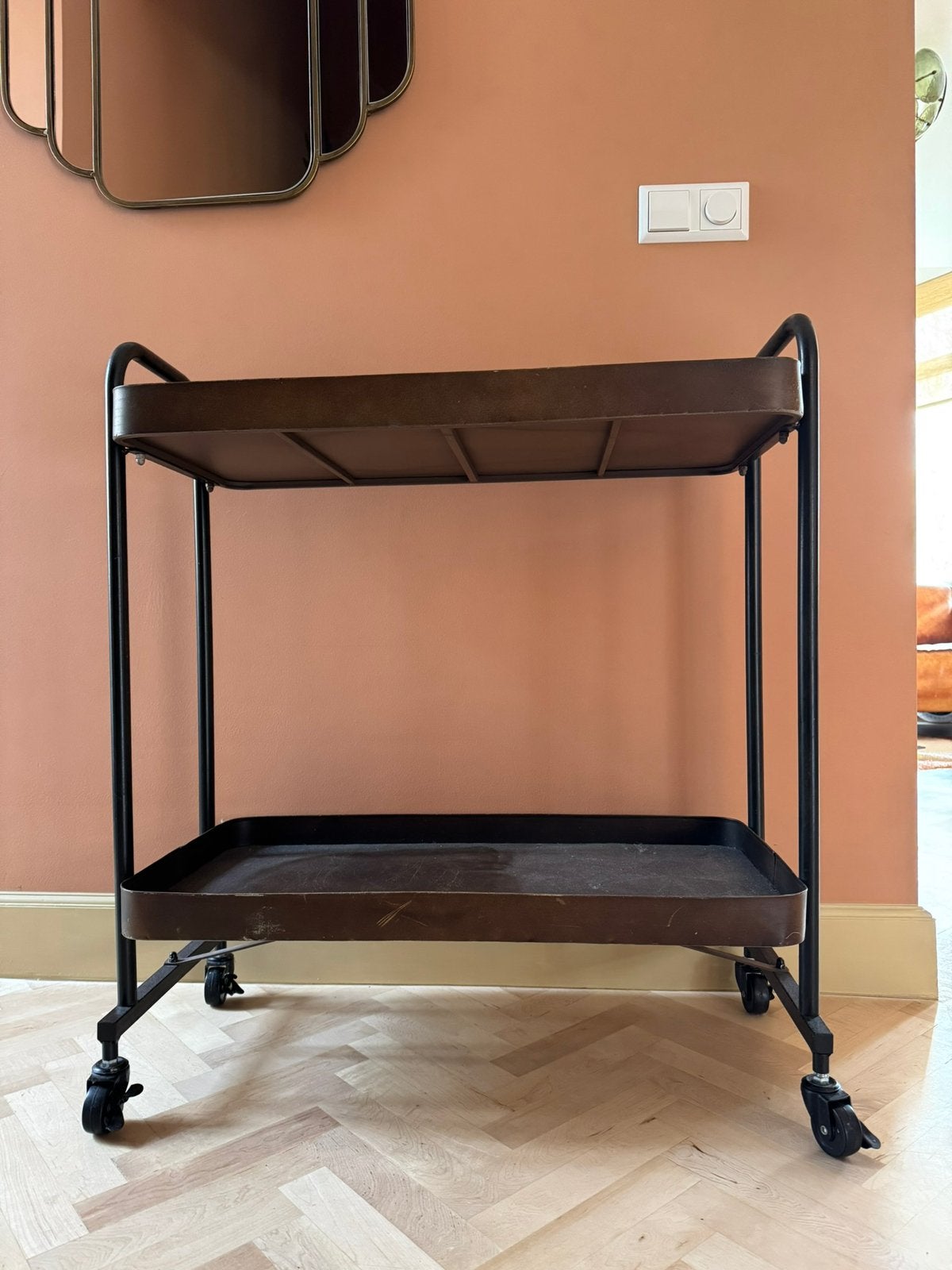 Metalen trolleykastje, Ophalen, 50 tot 100 cm, Zo goed als nieuw, 25 tot 50 cm