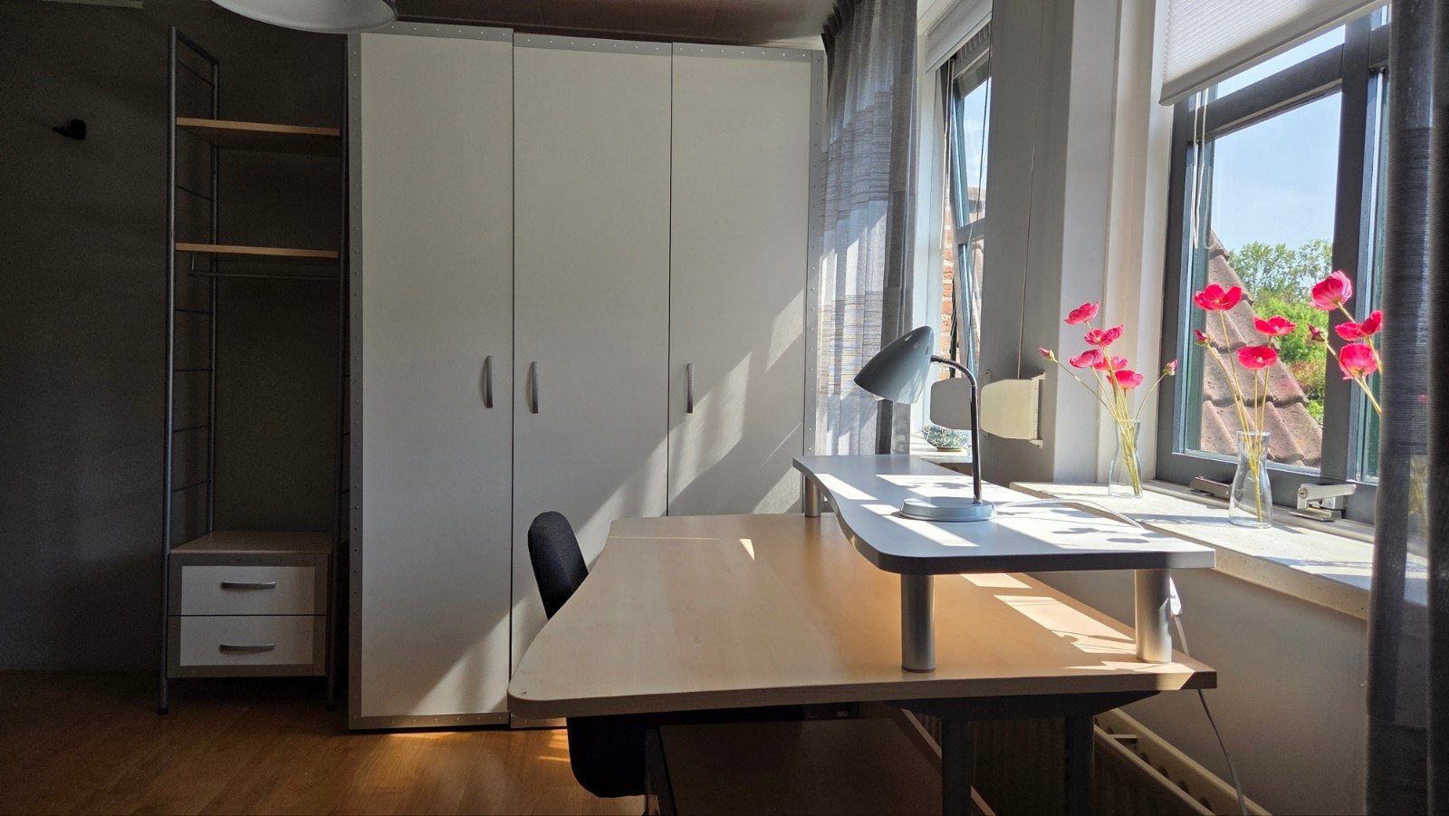 Complete slaapkamerinrichting: kledingkast, bureau, ladekast, Modern en functioneel, Gebruikt, 200 cm of meer, 150 tot 200 cm