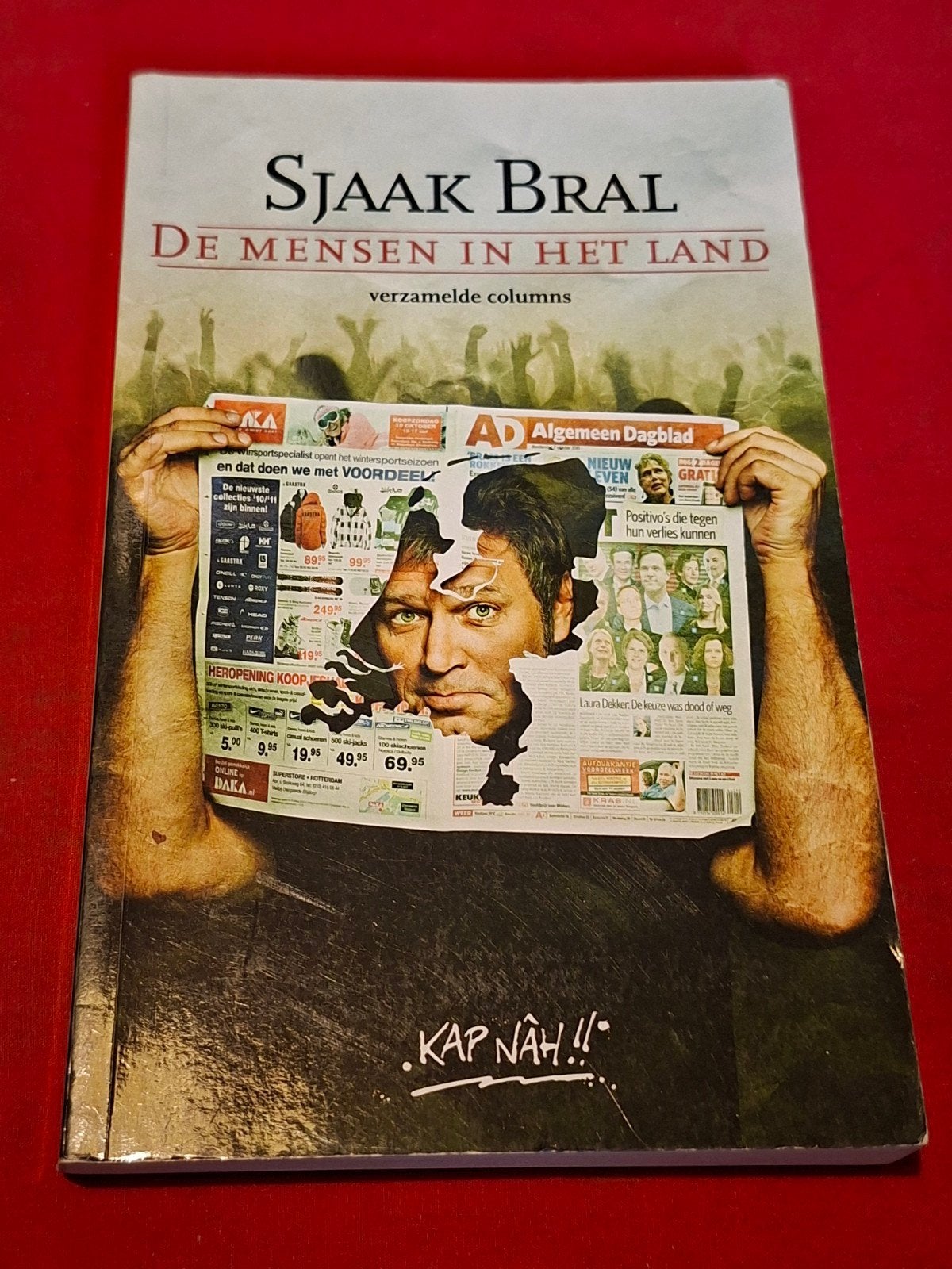 GESIGNEERD De mensen in het land. Sjaak Bral., Ophalen of Verzenden, Gelezen, Verhalen