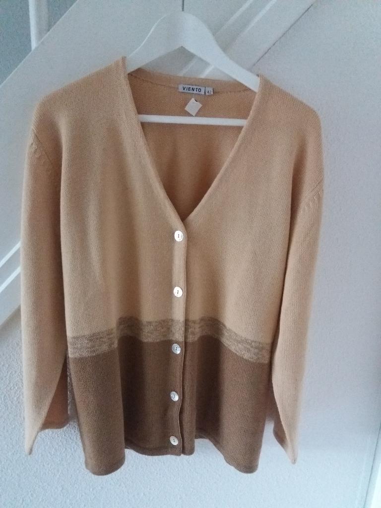 VEST VIENTO 42  NIEUW.     5 EURO !!!, Kleding | Dames, Beige, VIENTO., Maat 42/44 (L), Nieuw