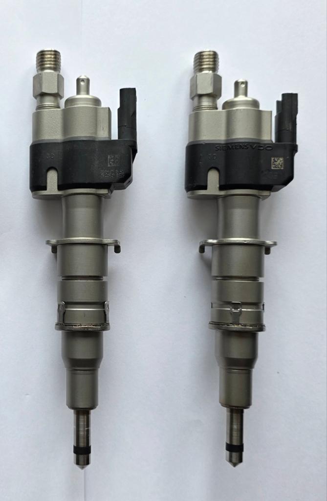 2x originele BMW injector index12 Siemens VDO 13537585261-12, Ophalen of Verzenden, Gebruikt, BMW