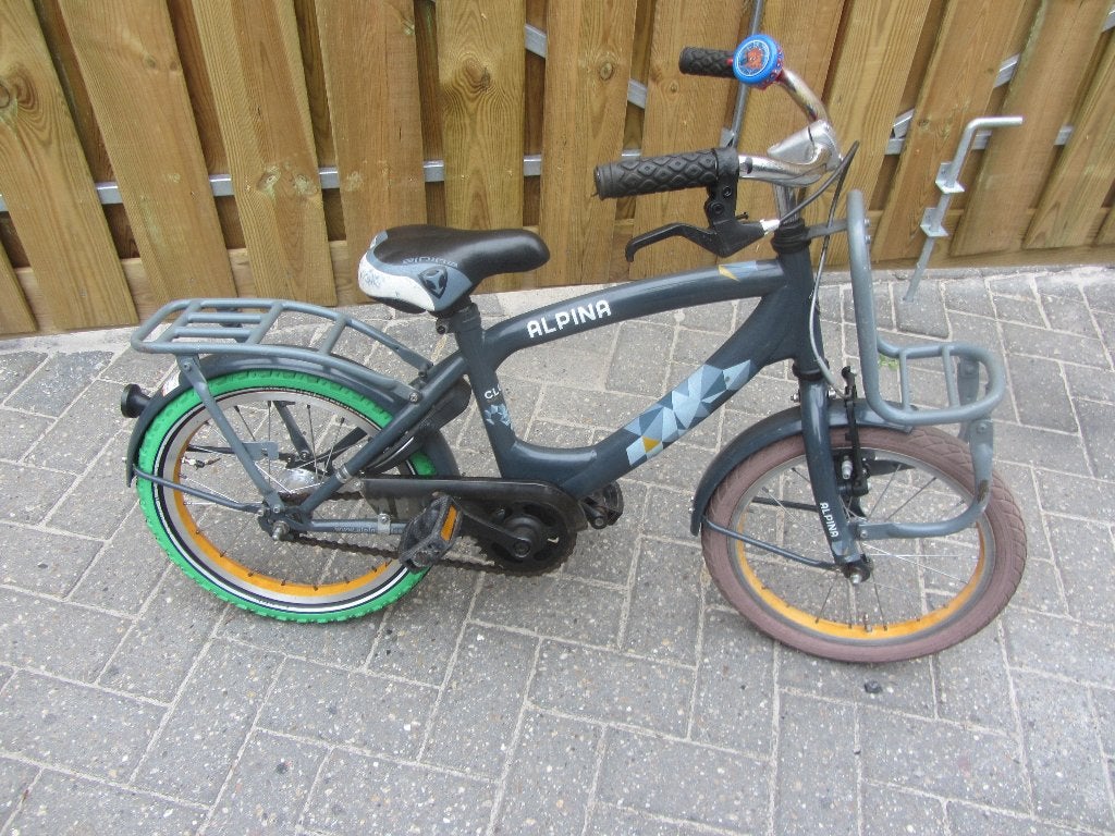 te koop  Alpina Clubb kinderfiets van 16 inch, Fietsen en Brommers, Fietsen | Kinderfietsjes, Ophalen, Terugtraprem, ALPINA, 16 tot 20 inch