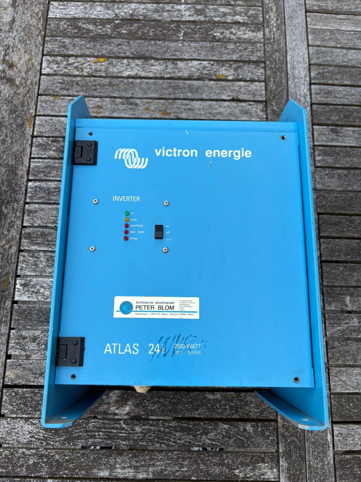 Victron omvormer phoenix inverter 2500 watt 24 volt 230 v., Ophalen, Gebruikt