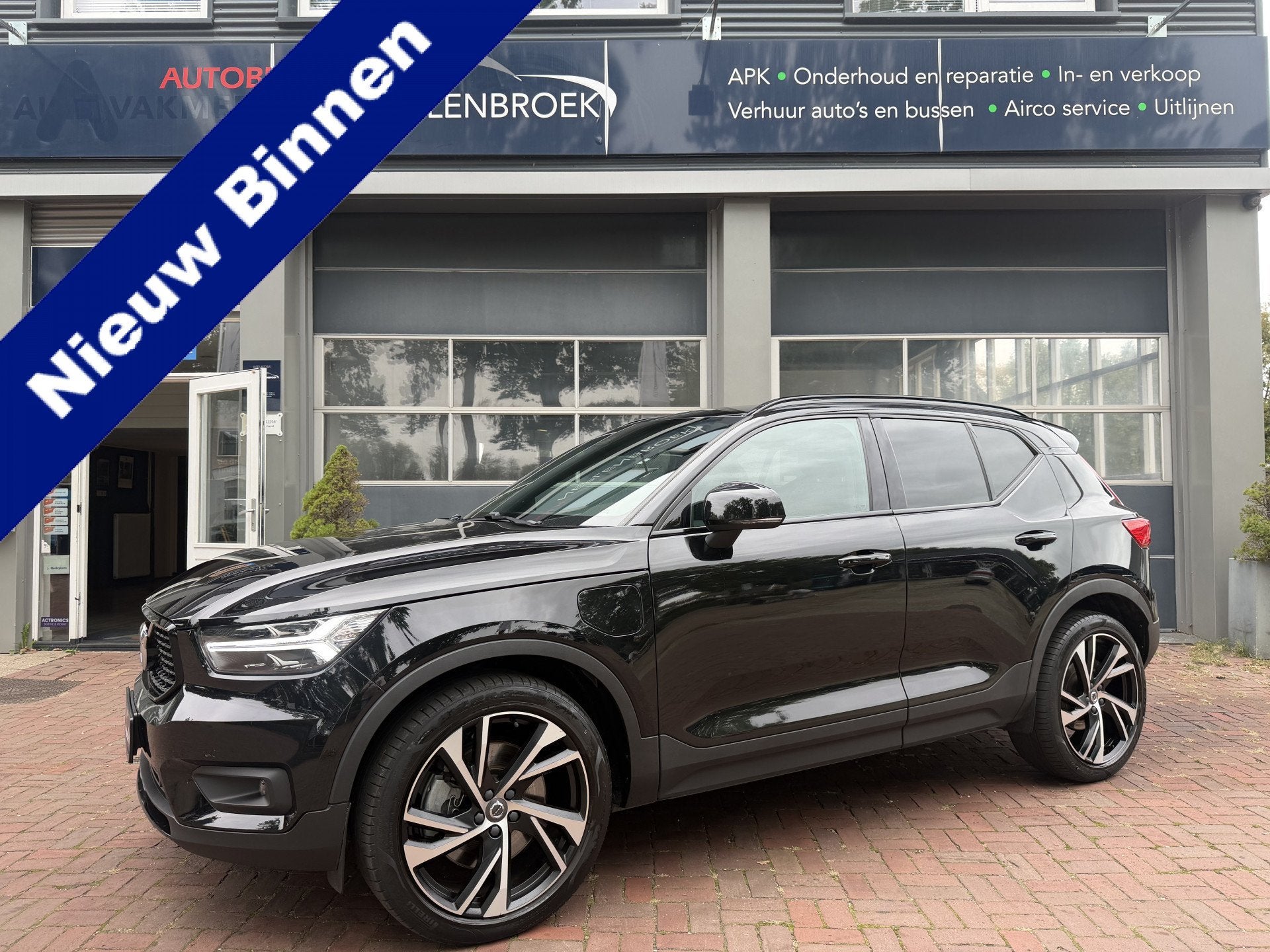 Volvo XC40 1.5 T5 Recharge Inscription | LED | Dark | 20" |, Dealer onderhouden, Leder en Stof, Zwart, Bedrijf